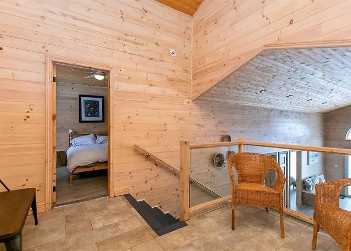**Waterfront**Beautiful Modern Tobermory Cottage