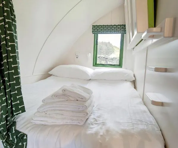Finest Retreats - The Rushy Lot