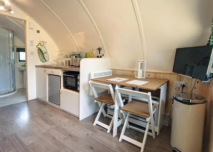 Finest Retreats - Barebones Glamping