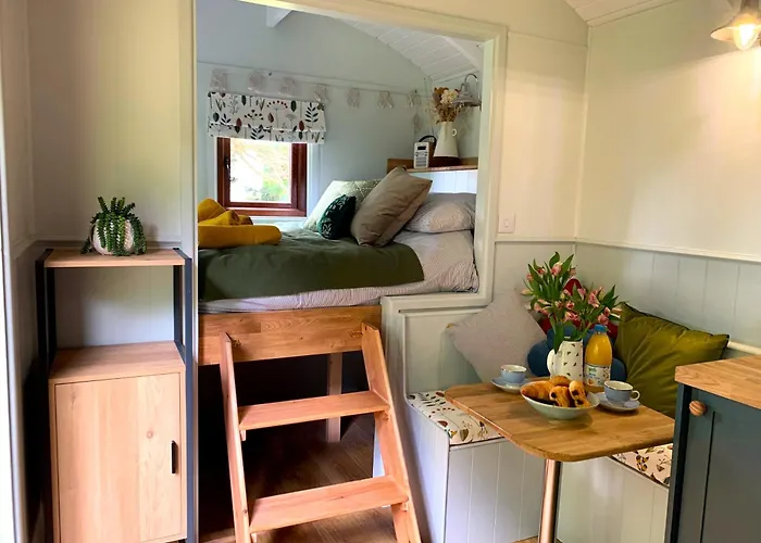Lilliput - Delightful 1-Bedroom Shepherd'S Hut