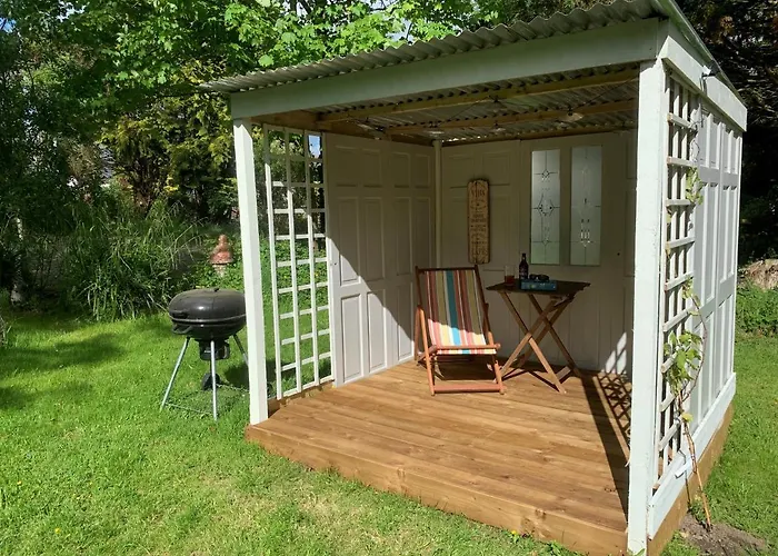 Lilliput - Delightful 1-Bedroom Shepherd'S Hut