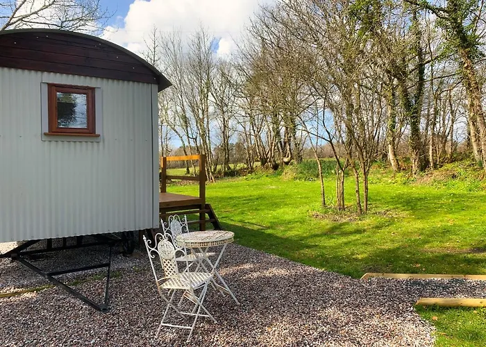 Lilliput - Delightful 1-Bedroom Shepherd'S Hut