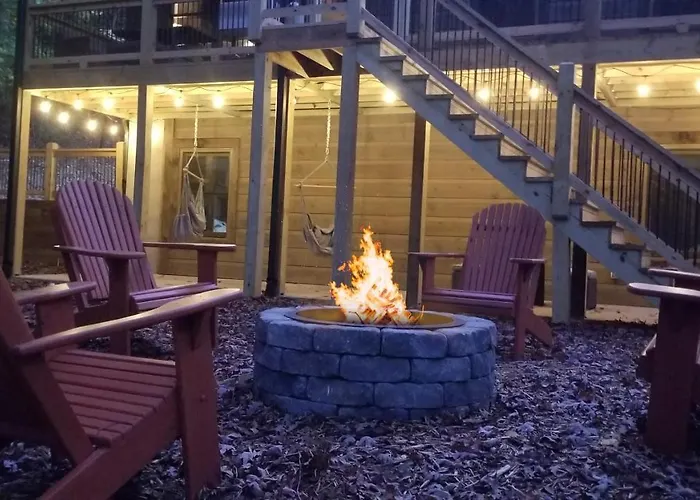 Brand New Build Luxury Mountain Chalet With Hot Tub, Pool, Game Room, Premium Features