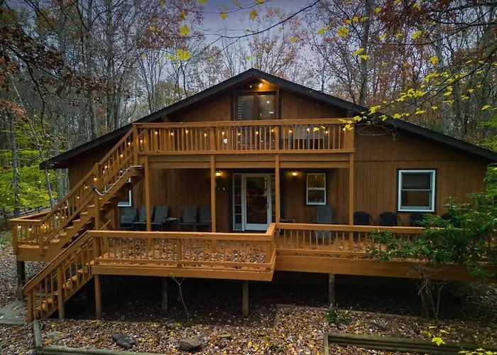 Pocono Chalet - Hot Tub - Game Room