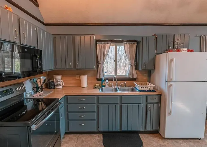 Cheerful Chalet - Fireplace, Bbq, Firepit& Hottub