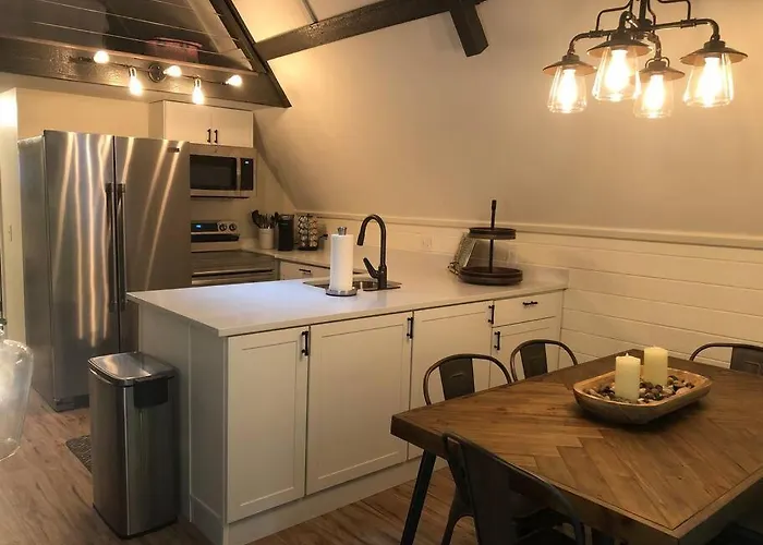 Newly Renovated A-Frame 5 Min Walk To Main Street