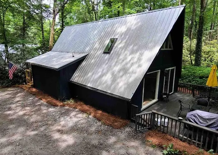 Newly Renovated A-Frame 5 Min Walk To Main Street
