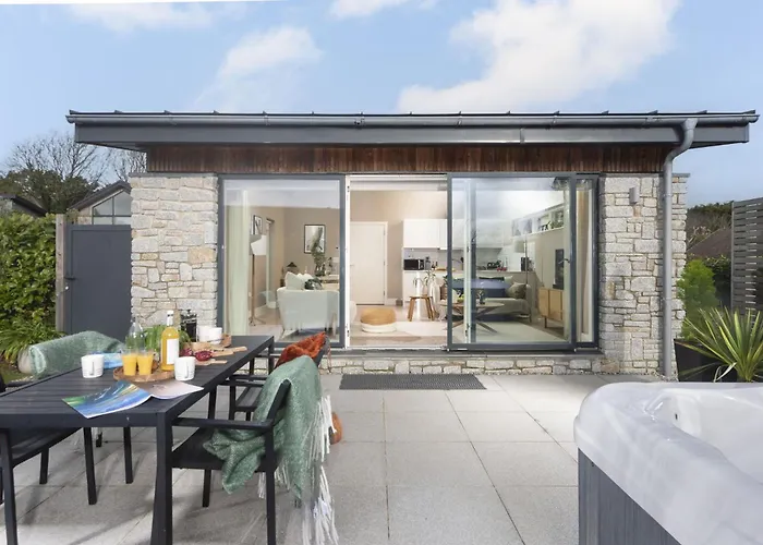 Salt Life, Dunes At Upton Towans - Hot Tub - Pet Friendly - Self Check In