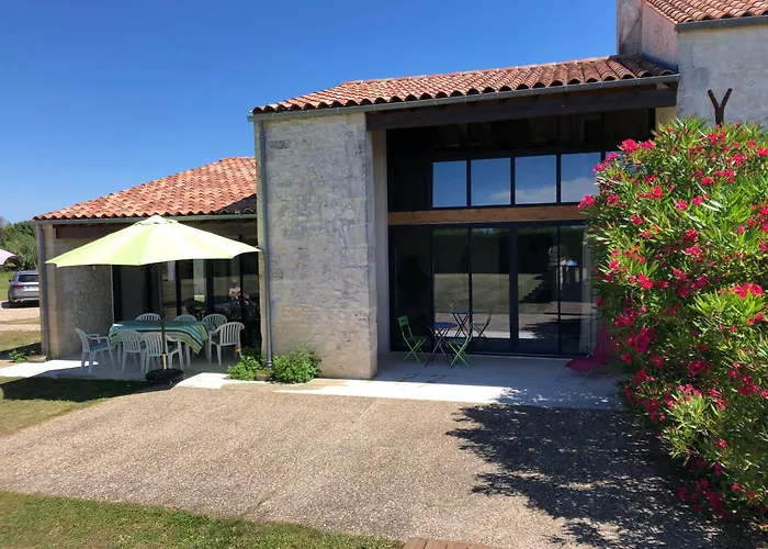 Le Domaine Des Aguins