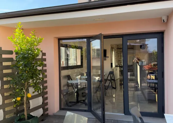  Prima Fila Due Pemium Guest House
