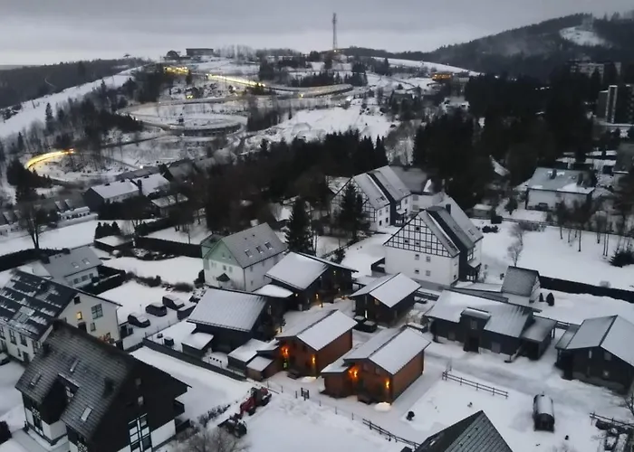 Chalet Momage dichtbij Skiliften, Skiverhuur en Bikepark!