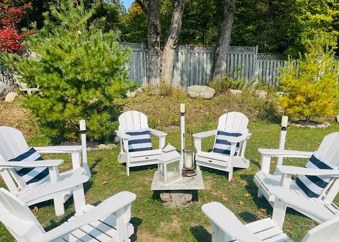 Cozy Muskoka 4-Bedroom Cottage On Lake Rosseau