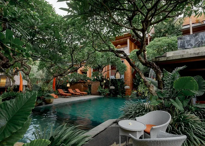 Fourteen Roses Boutique , Kuta