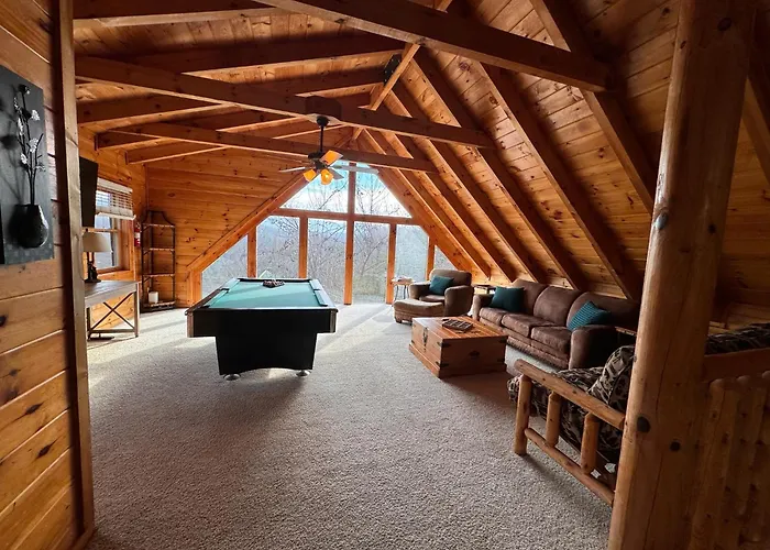 Smoky Paws - Exceptional Cabin, Stunning Mountain Views, Hot Tub, Tranquil, Gigabit Internet, Free L2 Ev