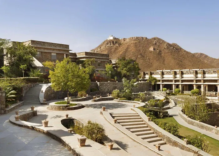 Jacuzzi hotel: Ramada By Wyndham Udaipur Resort And Spa