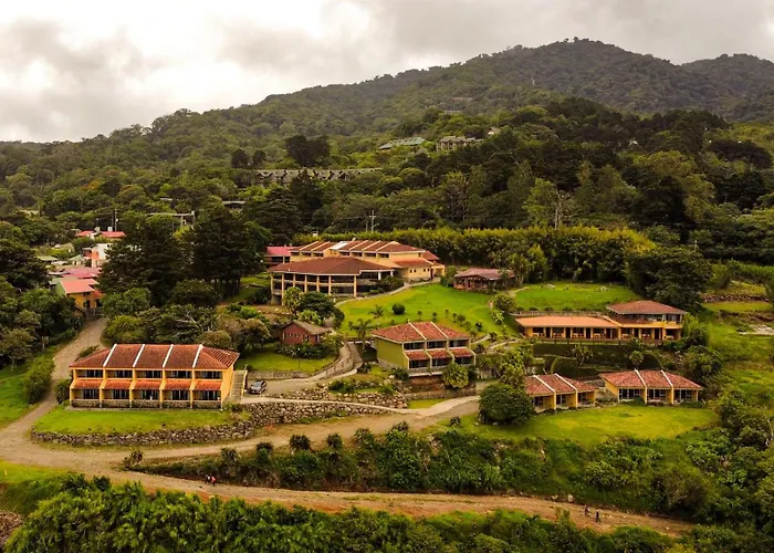 Pet Friendly hotel: Hotel Montana Monteverde