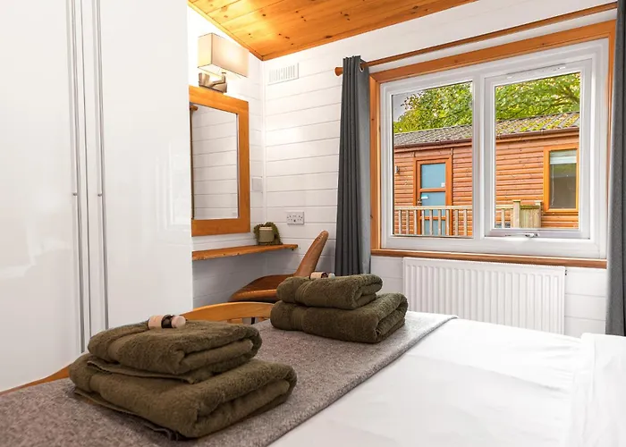 Bowness 45 - 2 Bedroom Lake Windermere Lodge