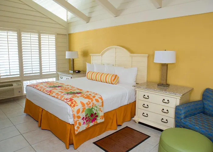 Best Western Plus Yacht Harbor Inn
