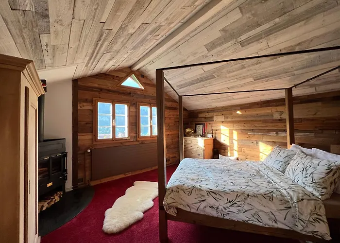 Romantic Private Superior Swiss Chalet With Hottub