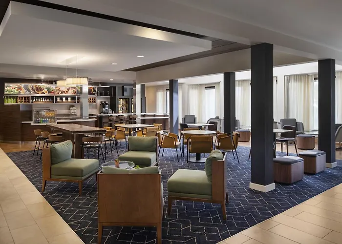 Courtyard By Marriott Palm Springs