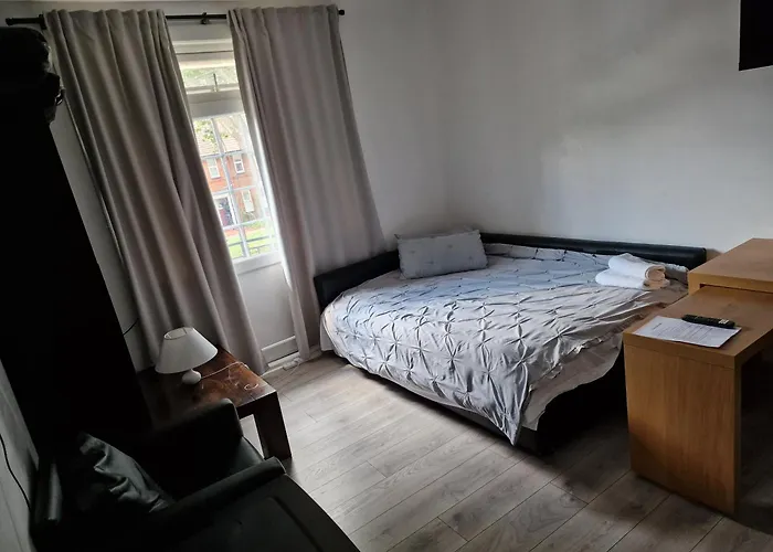 Guest house: Tower Gardens Residence