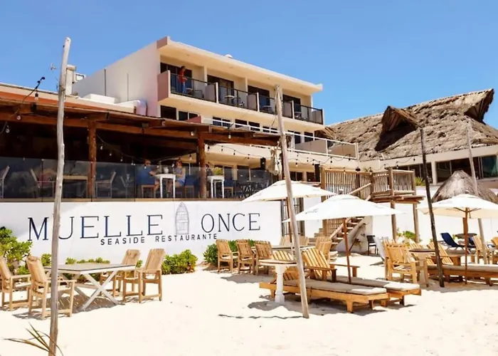 Cheap hotel: Hacienda Morelos Beachfront Hotel