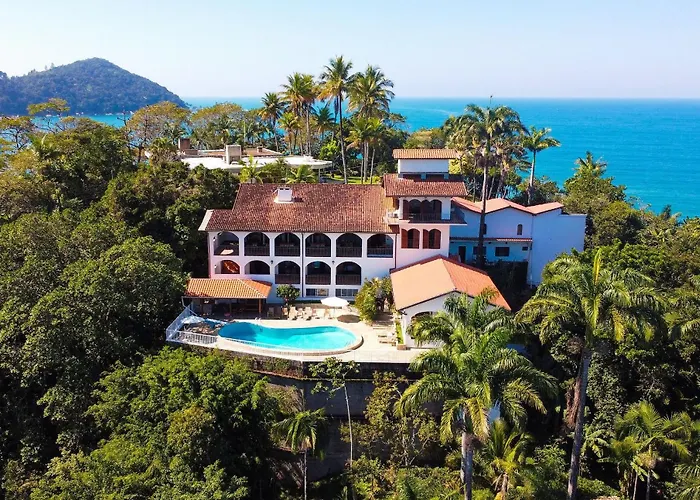 Casa luxuosa com 9 quartos e vista pro mar em Ubatuba, até 25 pessoas