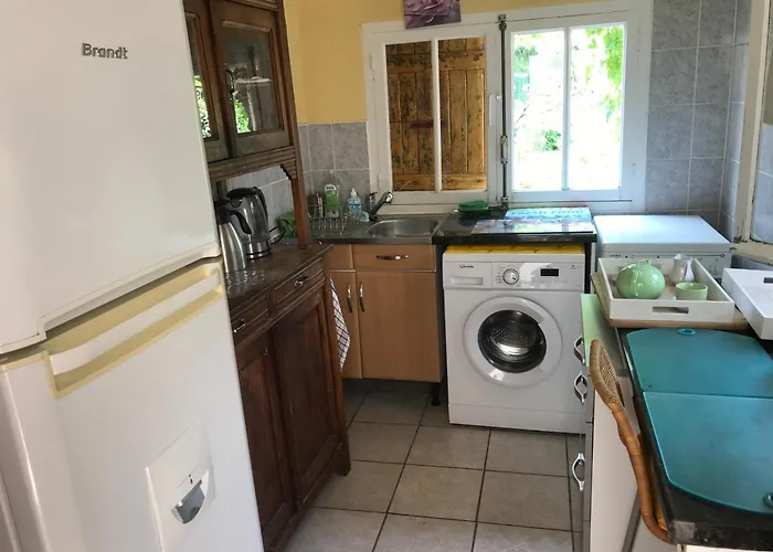 Chambre Et Salle De Bain Prive S'Ouvrant Sur Terrasse, Jardin Et Cuisine D'Ete