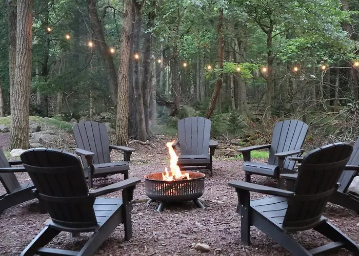 Luxe Lake Harmony Home, Game Room, Firepit, Deck