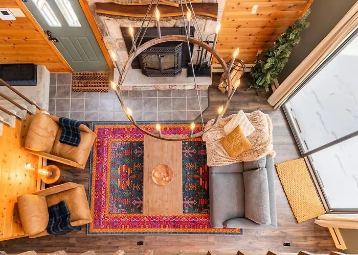 Luxe Lake Harmony Home, Game Room, Firepit, Deck