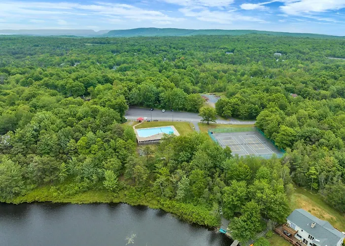 The Sage Chalet In Emerald Lakes, Poconos!