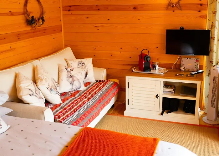 Moors Wood Relaxing ,Tranquil Retreat With Hot Tub