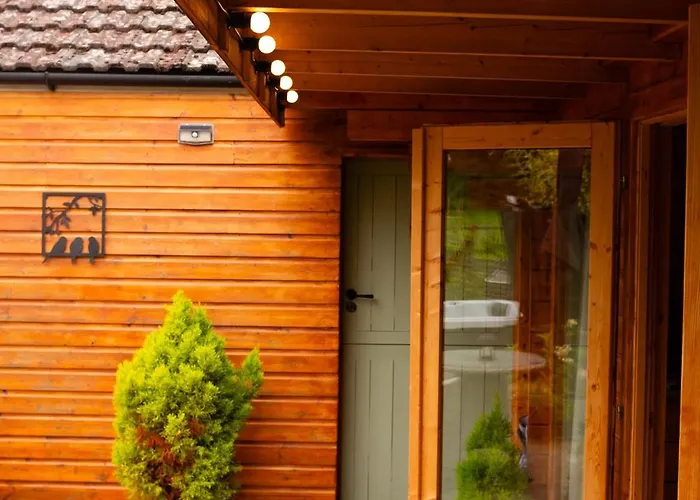Moors Wood Relaxing ,Tranquil Retreat With Hot Tub