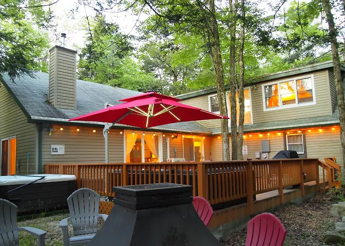 Family Retreat, Closest Rental House To Pool & Beach, Hot Tub, Game Room