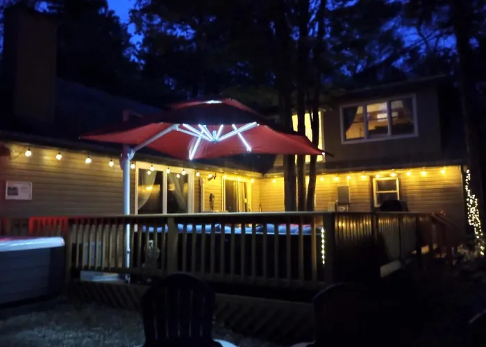 Family Retreat, Closest Rental House To Pool & Beach, Hot Tub, Game Room