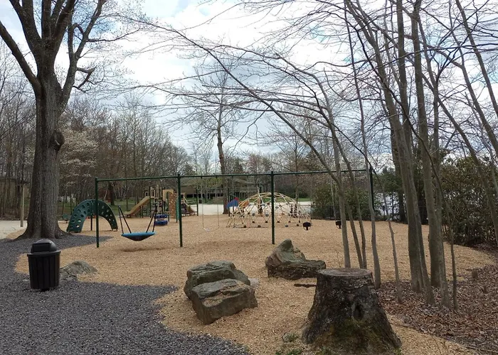 Family Retreat, Closest Rental House To Pool & Beach, Hot Tub, Game Room