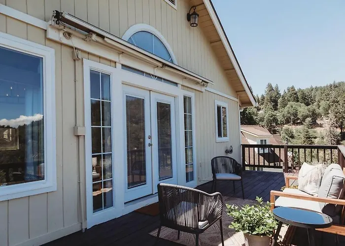 @Wild_Olive_Den ~ Serene Weekend Getaway Cabin