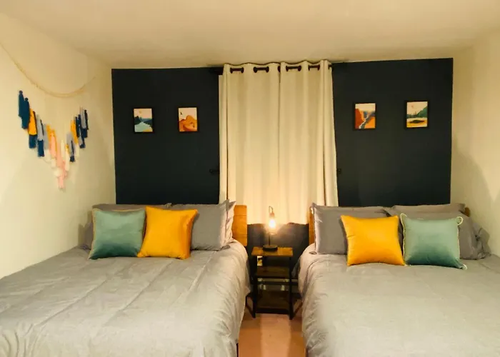Family Retreat, Closest Rental House To Pool & Beach, Hot Tub, Game Room