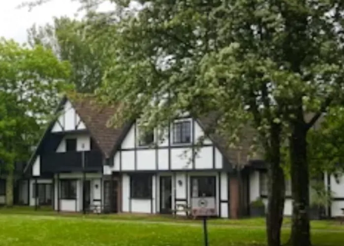 3.9. Tudor Court