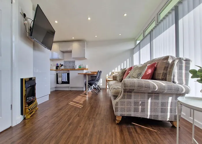 67 Broadside Holiday Chalet Near Broads & Beaches