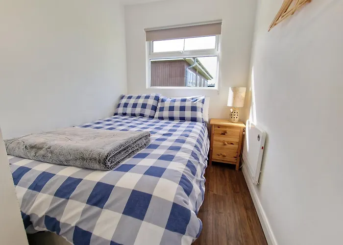 67 Broadside Holiday Chalet Near Broads & Beaches