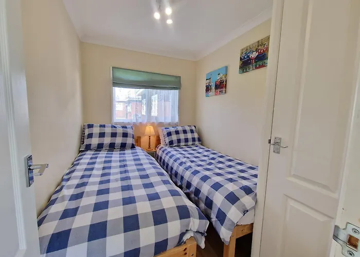169 Broadside Holiday Chalet Near Broads & Beaches