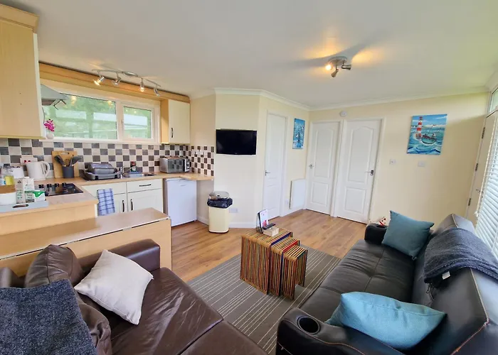 169 Broadside Holiday Chalet Near Broads & Beaches