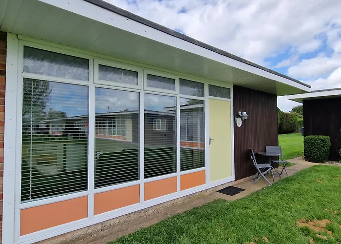 169 Broadside Holiday Chalet Near Broads & Beaches