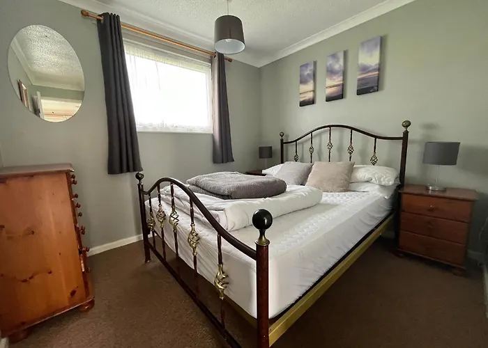 26, Two Bed Chalet On Bermuda Holiday Park, Hemsby - Sleeps 5, Bed Linen And Towels Included - With Onsite Entertainment And More Options Close By