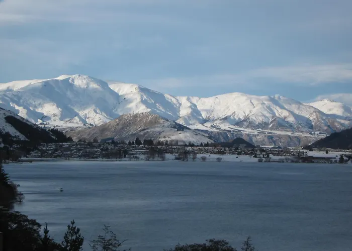 Hotel with view: Oaks Queenstown Shores Resort