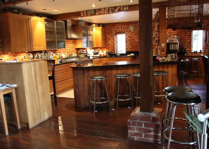 Tonge Barn (Adults Only)