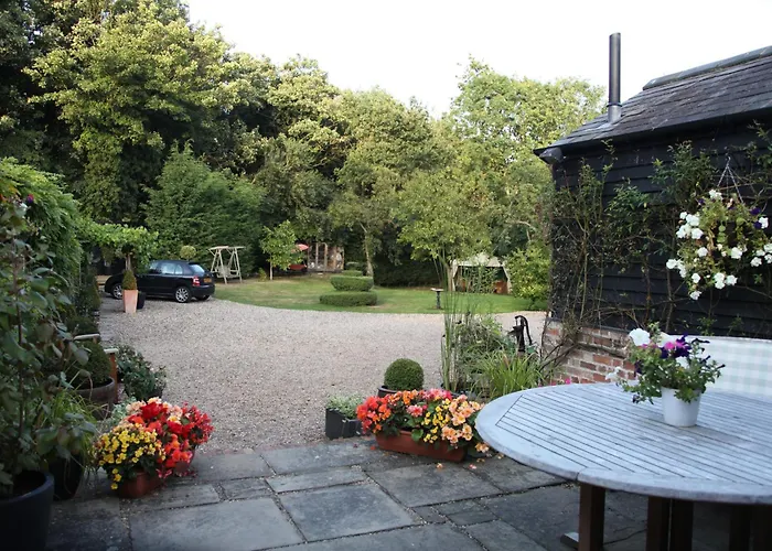Tonge Barn (Adults Only)