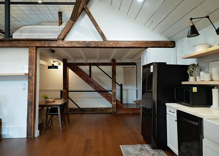 The Loft At Woodhaven Hideaway