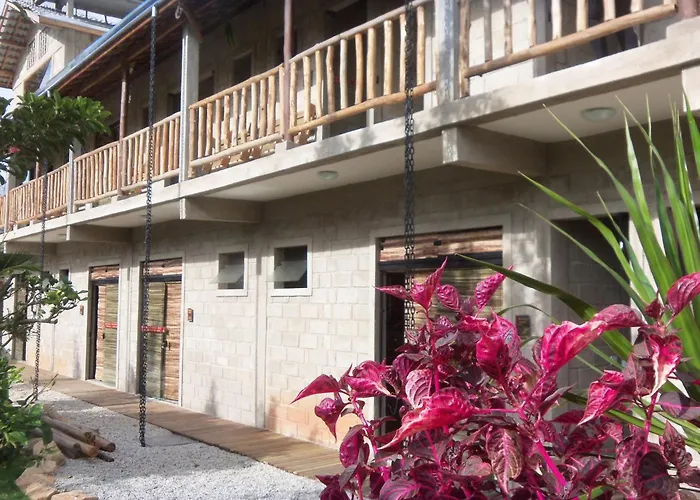 Hotel com piscina: Pousada Rota dos Pássaros